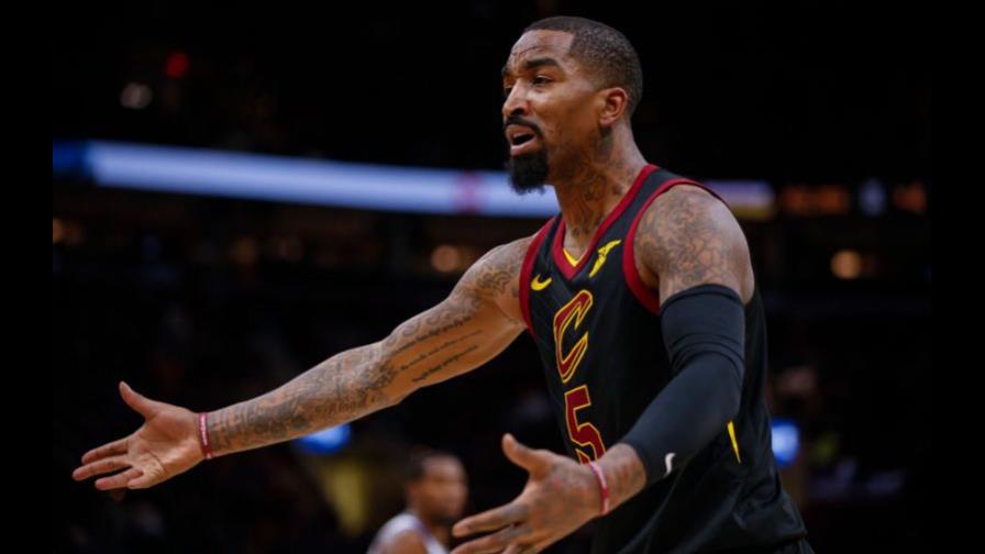 Los Cavaliers sancionan a J.R. Smith tirarle sopa a técnico del equipo 
