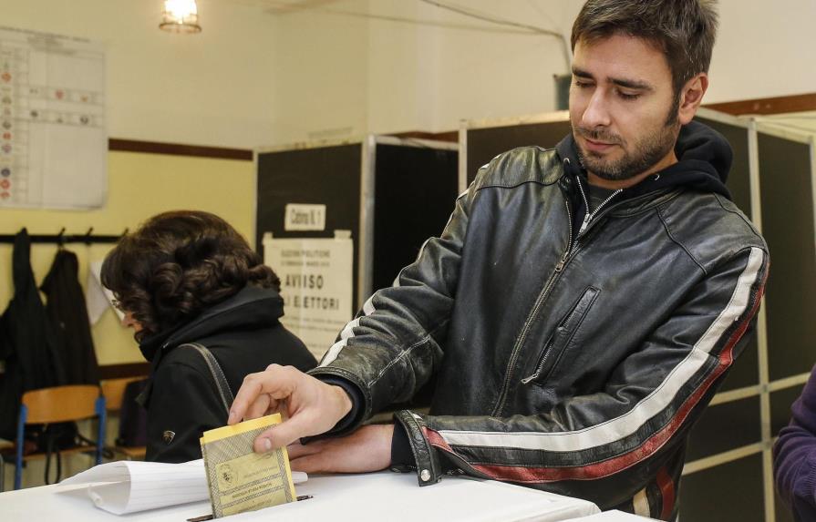 Un 19,38 % de los italianos había votado al mediodía en elecciones generales
