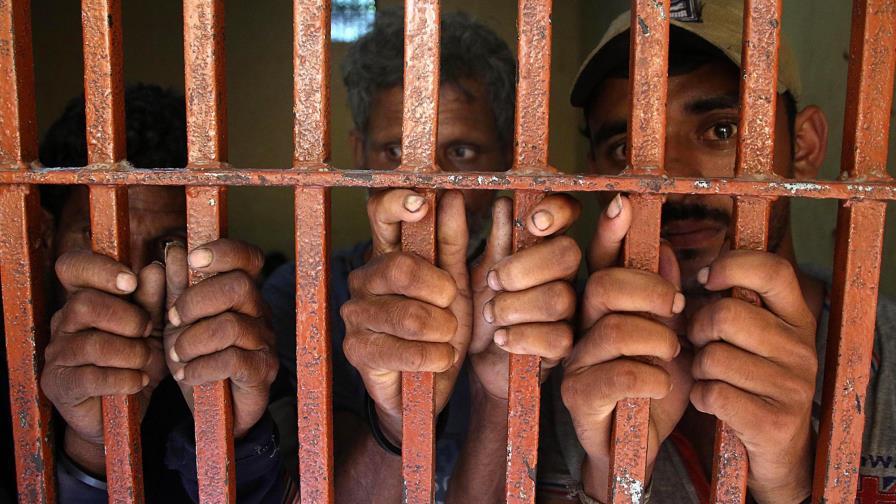 Policía Nacional apresa pareja de esposos captada en cámara atracando