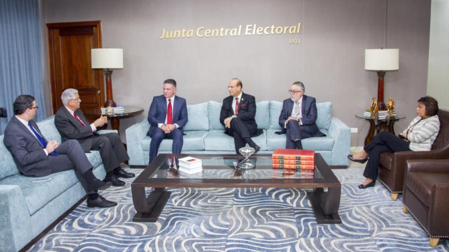 Empresariado expresa preocupación a la Junta Central Electoral por elecciones sin leyes