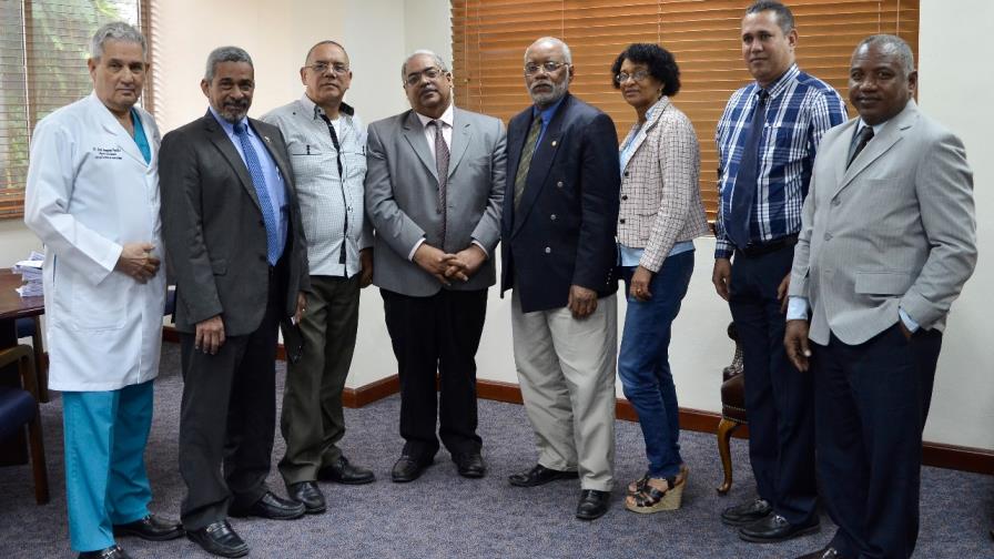 Chanel Rosa se reúne con directiva del Colegio Médico Dominicano 