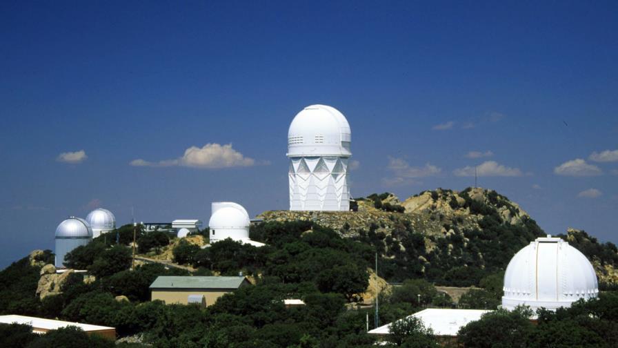 DESI, un nuevo instrumento telescópico para desentrañar la energía oscura