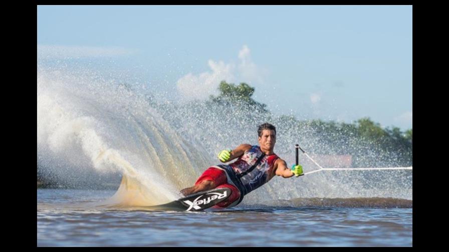 Esquiador dominicano Robert Pigozzi  sube al número 1 del mundo