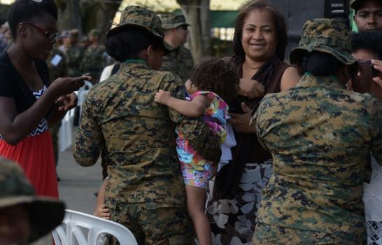Dos pelotones integrados por mujeres serán partes de los 900 militares que se enviarán a la frontera