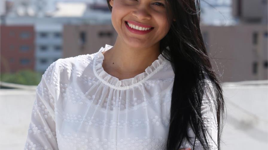 Mariela Mejía, periodista de Diario Libre, gana premio periodismo industrial  