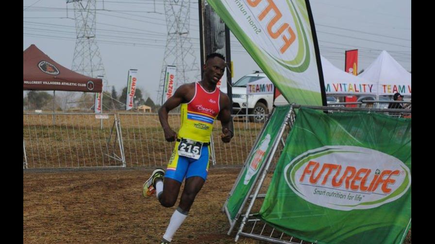 Serruchan las piernas de triatleta de Sudáfrica que entrenaba Serruchan las piernas de triatleta de Sudáfrica que entrenaba