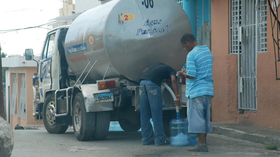 Procesadores evaluarán la calidad del agua embotellada Procesadores evaluarán la calidad del agua embotellada