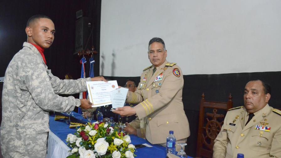 La Armada gradúa a 156 nuevos marineros y marineras La Armada gradúa a 156 nuevos marineros y marineras