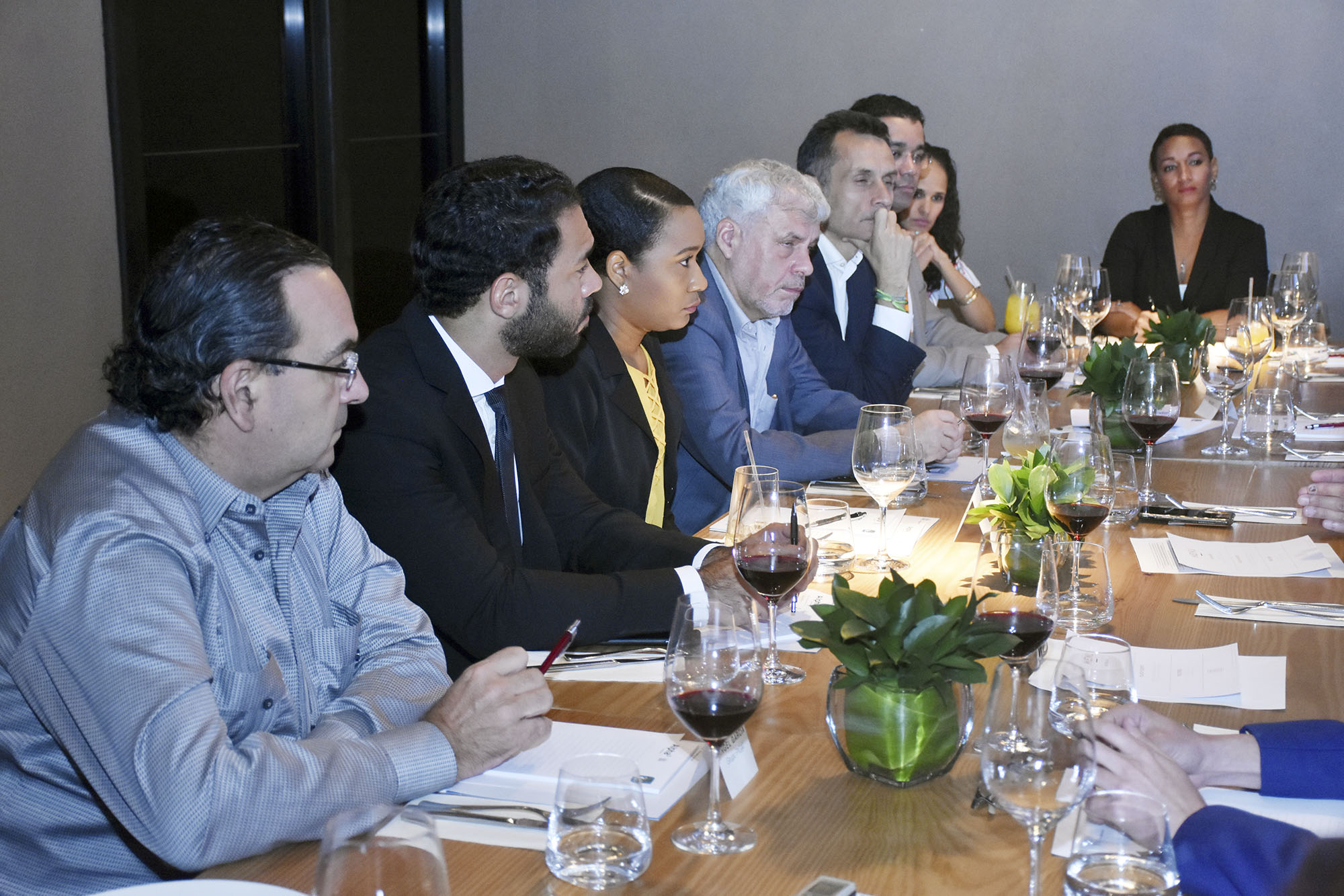 Participantes en la actividad de Alpha Inversiones.