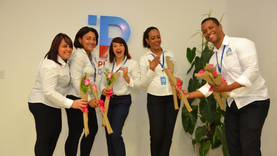 OPTIC desarrolla campaña interna dedicada a la mujer 