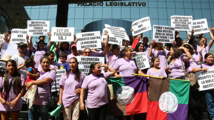 Las mujeres ganan 15 % menos que los hombres en Latinoamérica 