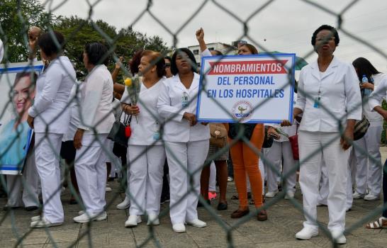 Enfermeras marchan para exigir representación en el sector salud