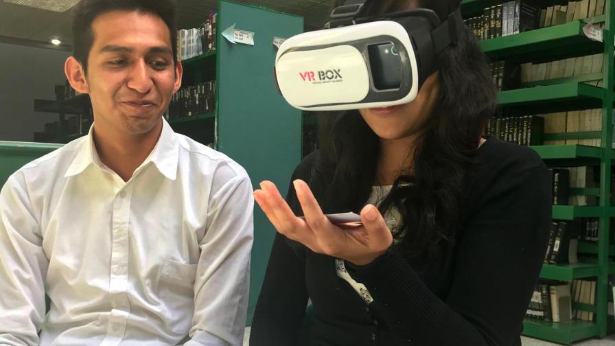 Estudiantes crean aplicación que ayuda a terapia de muñeca Estudiantes crean aplicación que ayuda a terapia de muñeca