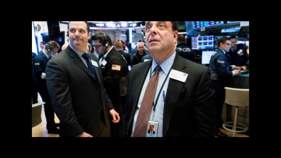 El Nasdaq se sitúa en niveles récords a media sesión de Wall Street 