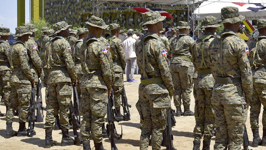 Ascensos en Policía y Fuerzas Armadas solo esperan visto bueno del presidente
Ascensos Policía y FF.AA. solo esperan visto del presidente
