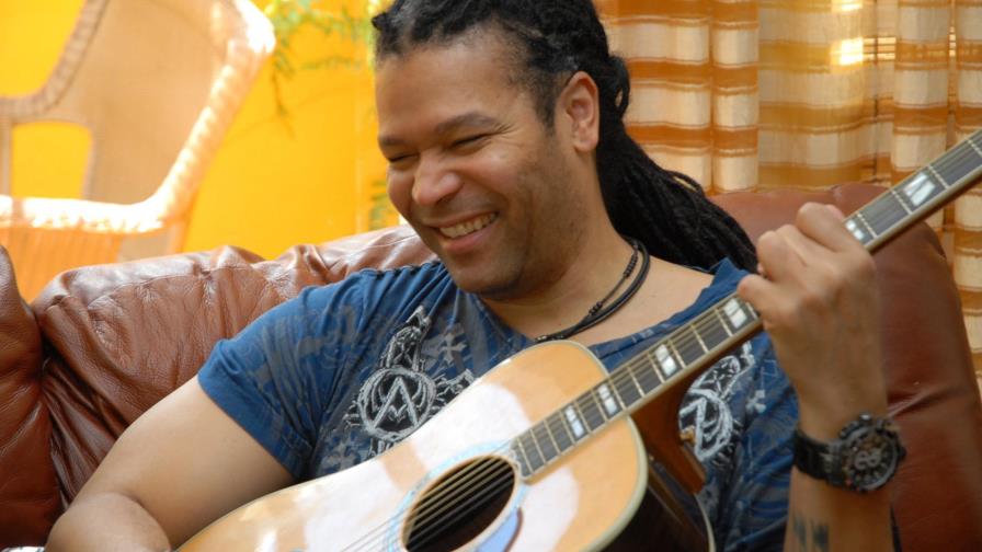 Amaury Gutiérrez trae “Pedazos de mí” al Pelícano