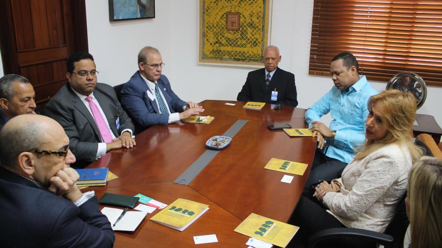 Oposición visita Naciones Unidas para presentar propuestas de ley de partidos