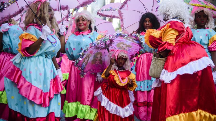 Con un sol radiante se celebró el Carnaval de Santo Domingo 2018