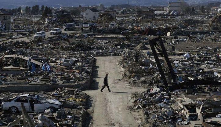 Japón recuerda 7 años del tsunami y Fukushima con miles aún desplazados