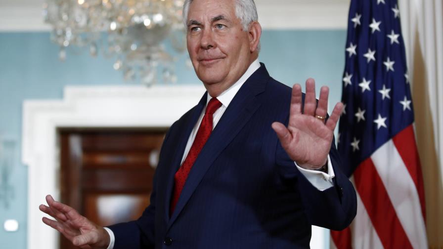 Donald Trump despide a su secretario de Estado