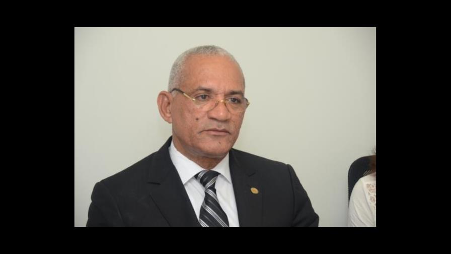 Califican de “decisión no legítima” la puesta en vigencia del papel de seguridad notarial 