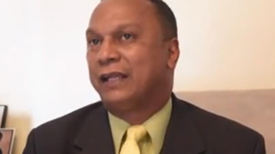 Abogado desiste de recurso contra impedimento de la reelección 