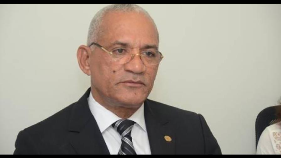 Papel de seguridad enfrenta a notarios y a su directiva Papel de seguridad enfrenta a notarios y a su directiva