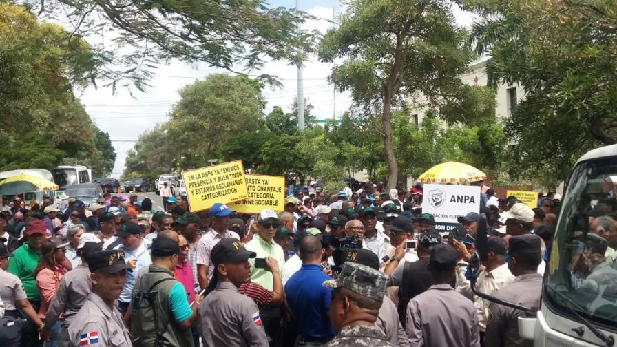 Profesionales del agro protestan en reclamo de reivindicaciones 