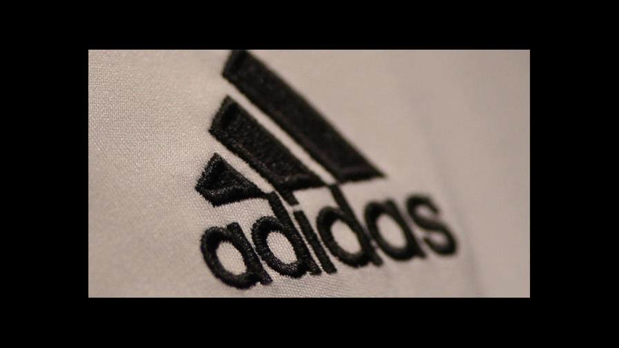 Adidas comprará €3 mil millones de propias acciones