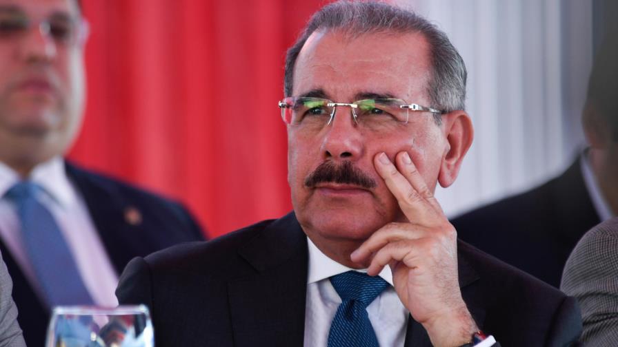 Danilo Medina “reflexiona” con aspirantes del PLD