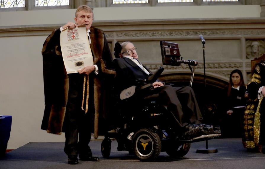 Falta de pruebas privó a Hawking del premio Nobel