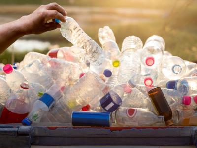 Reanudan negociaciones sobre lucha contra contaminación por plásticos