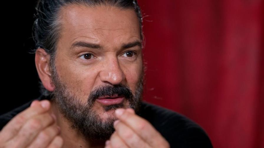 Ricardo Arjona denuncia que sus equipos fueron robados y crítica silencio de las autoridades