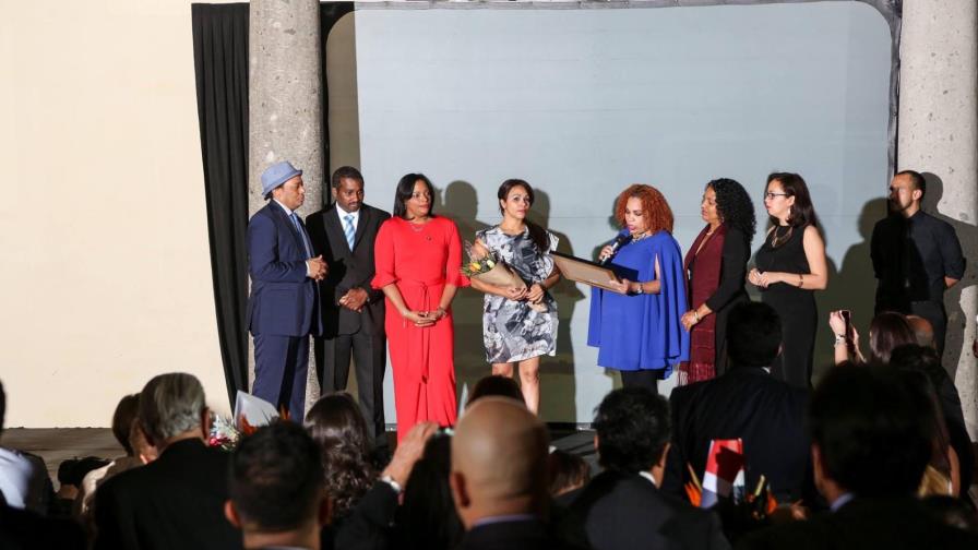 Reconocen a dominicana por labor a favor de la diáspora en México