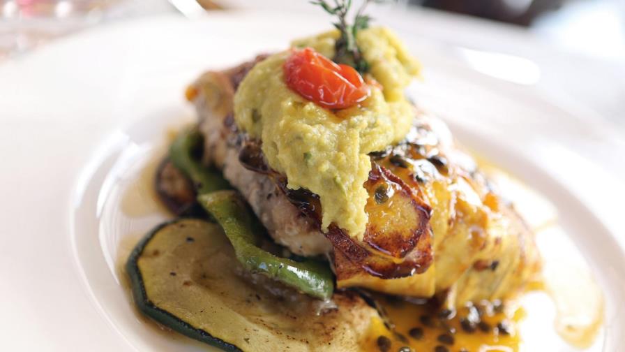 Paso a paso. Dorado envuelto en plátano maduro