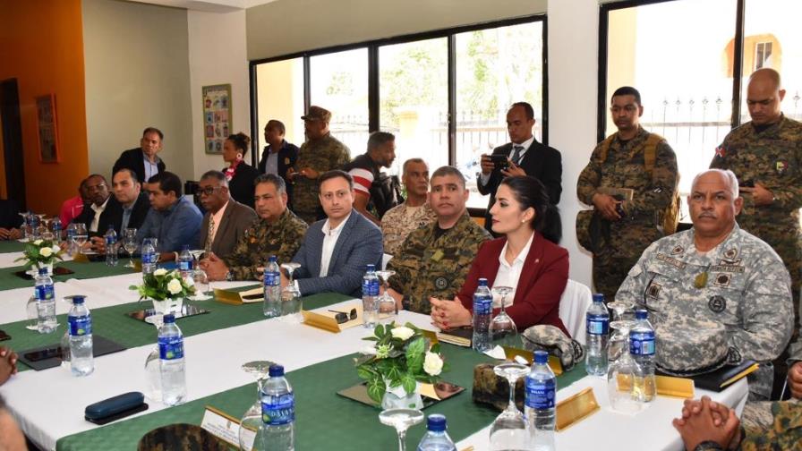 Procurador se reúne con autoridades fronterizas para reducir tráfico ilícito de migrantes y trata de personas