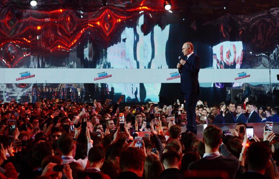 Putin llama a los rusos a votar en elecciones presidenciales de este domingo