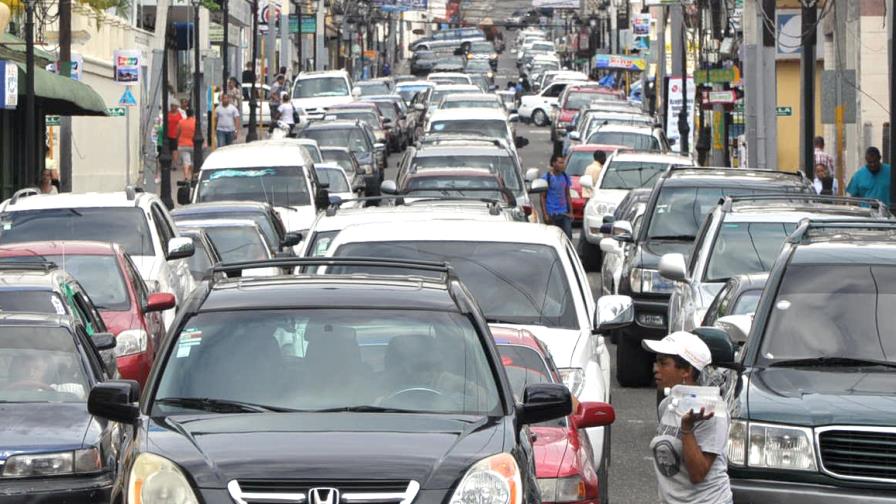 Alcaldía de Santiago prohibe colocación de publicidad política en espacios públicos