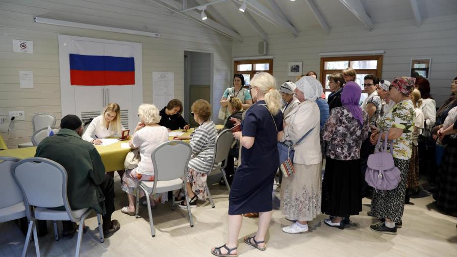 Oposición denuncia irregularidades en elecciones presidenciales en Rusia