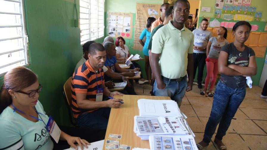 Retrasos en votaciones en el PRM podrían disminuir sufragios Retrasos en votaciones en el PRM podrían disminuir sufragios