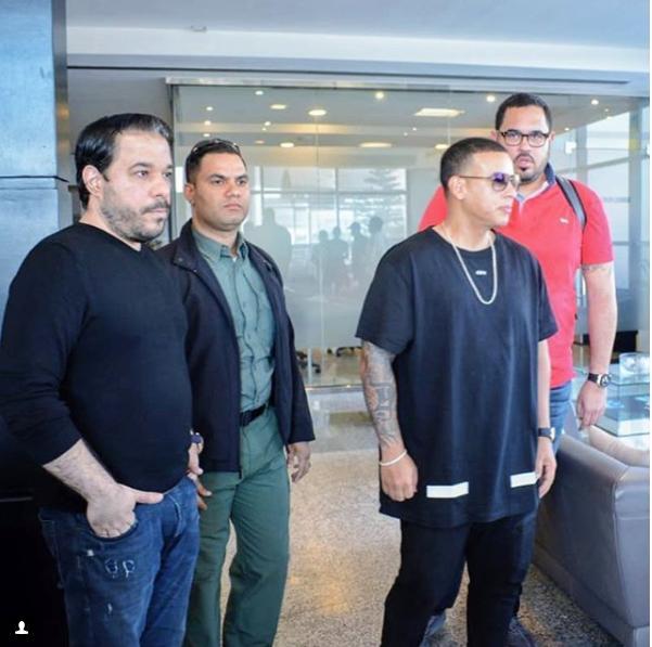 Daddy Yankee llega al país para presentarse el martes en Premios Soberano