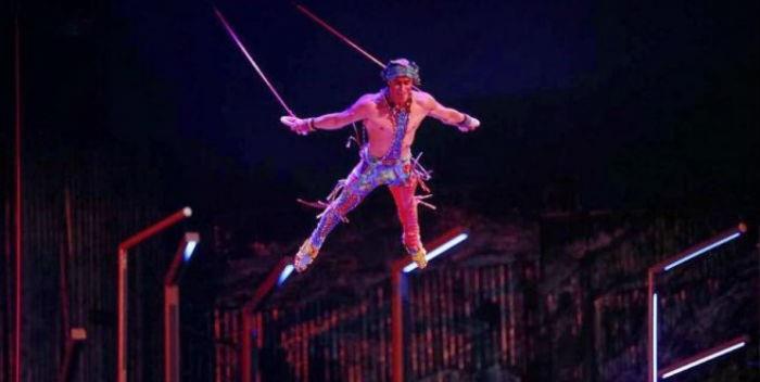 Acróbata del Cirque du Soleil muere tras caerse en una actuación en Florida 