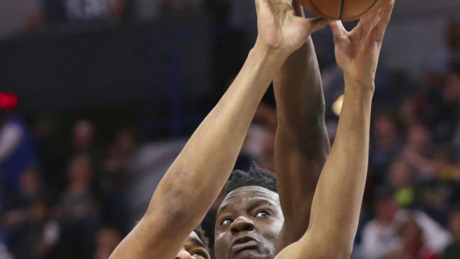 El doble-doble de Towns resultó sin consecuencias favorables ante los dominantes Rockets