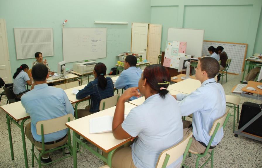 El BID recomienda a República Dominicana y Centroamérica invertir hasta 8% del PIB en educación