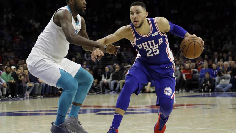 Embiid y Simmons comandan triunfo de 76ers ante Hornets