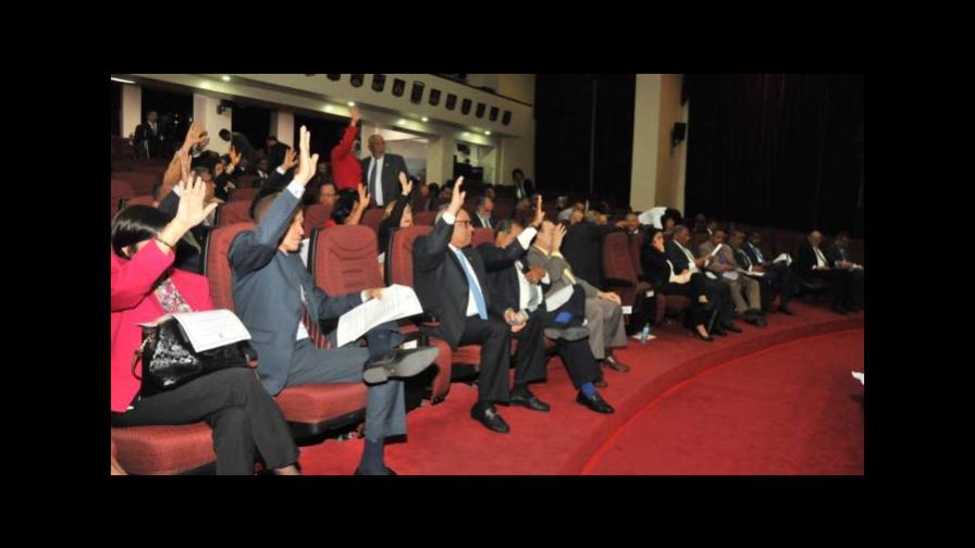 Ley Financiera penaría intermediación sin autorización de la Junta Monetaria Ley Financiera penaría intermediación sin autorización de la Junta Monetaria