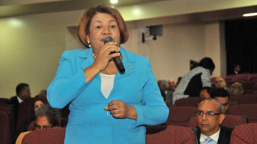 Diputados aprueban ley que obliga a balnearios a tener guardianes salvavidas Diputados aprueban ley que obliga a balnearios a tener guardianes salvavidas