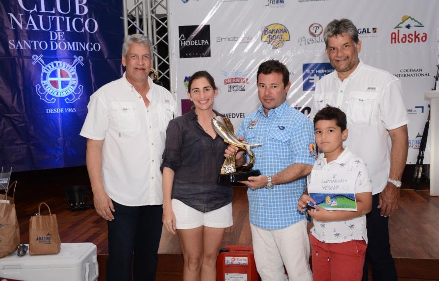  Tony Costa gana torneo de pesca El Dorado