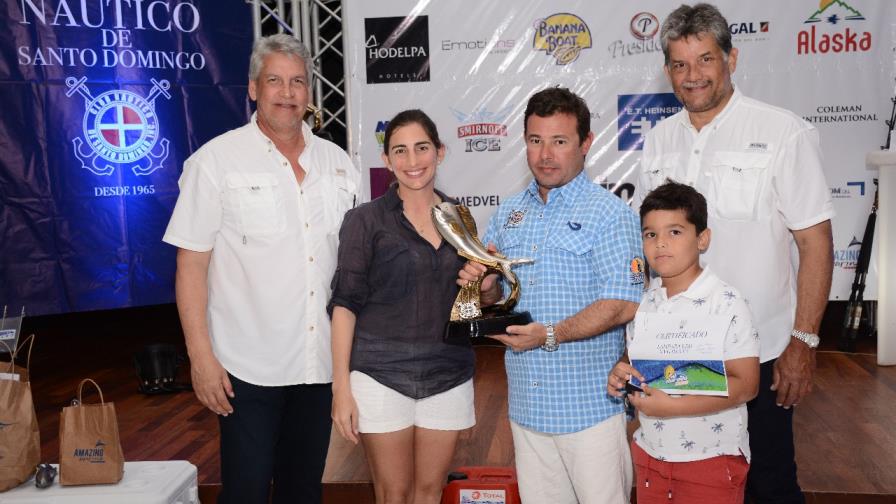  Tony Costa gana torneo de pesca El Dorado