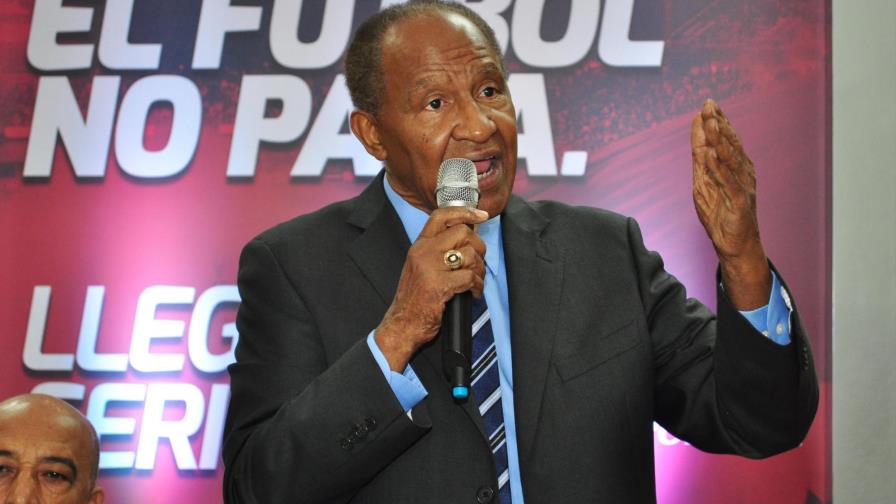 Llega selección de fútbol de Turcos y Caicos para jugar un partido con Dominicana